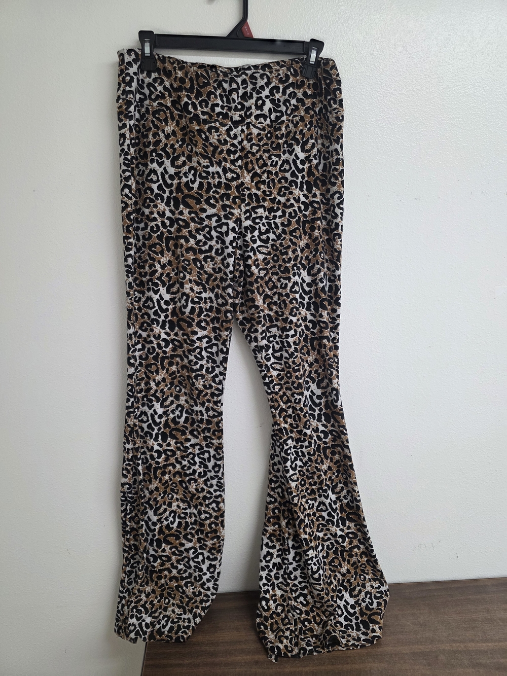 No Boundaries Kids Leopard Flared Leggings in Brown and Black (0693)